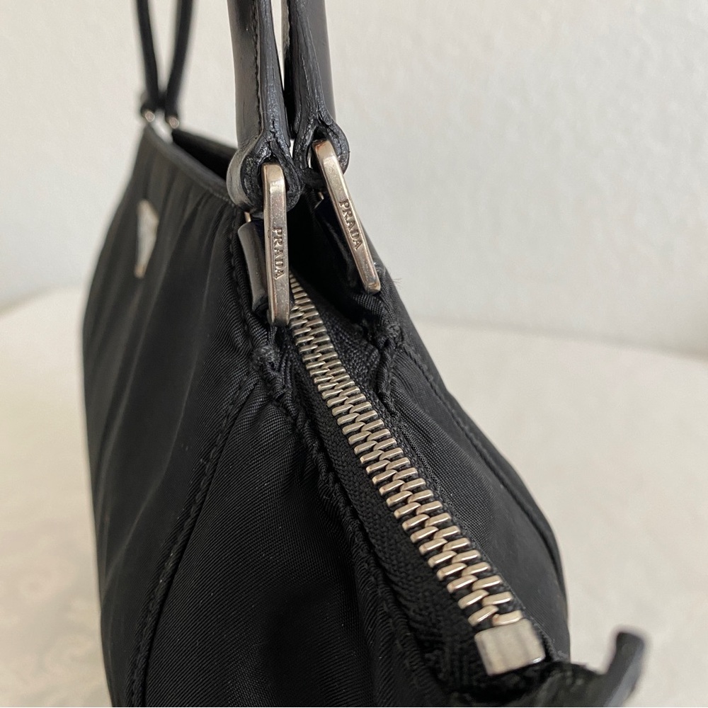 Prada black nylon bag - Picture 4 of 14